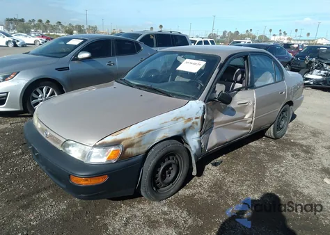 1995 Toyota Corolla Le/Dx z USA, uszkodzony, nr VIN 2T1AE09B5SC121609